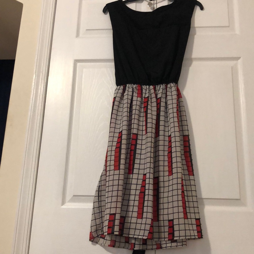 Black, red and white dress from Spruce and Sage - Picture 2 of 8